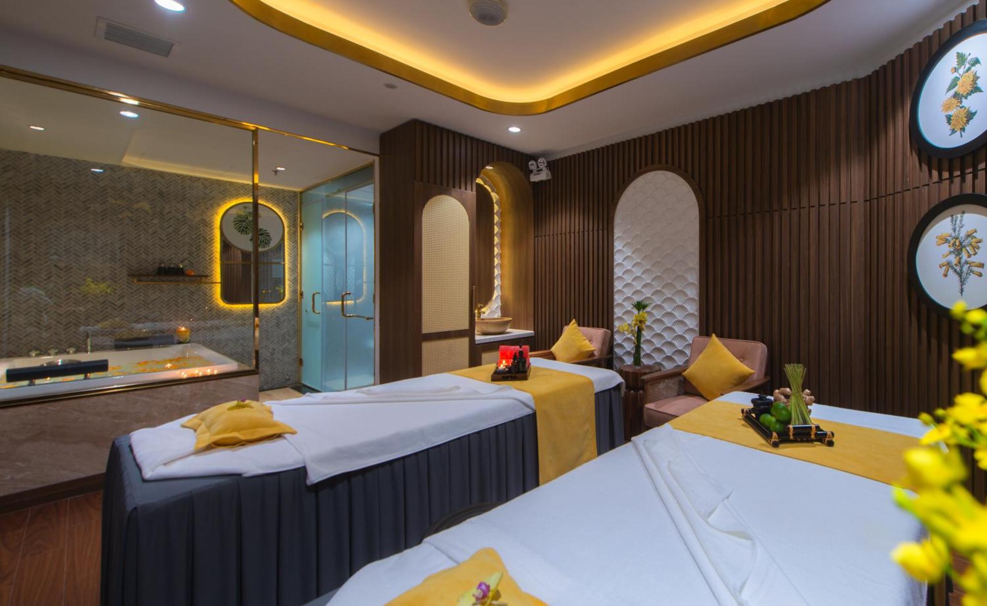 Grand Tourane Nha Trang Hotel Exteriör bild