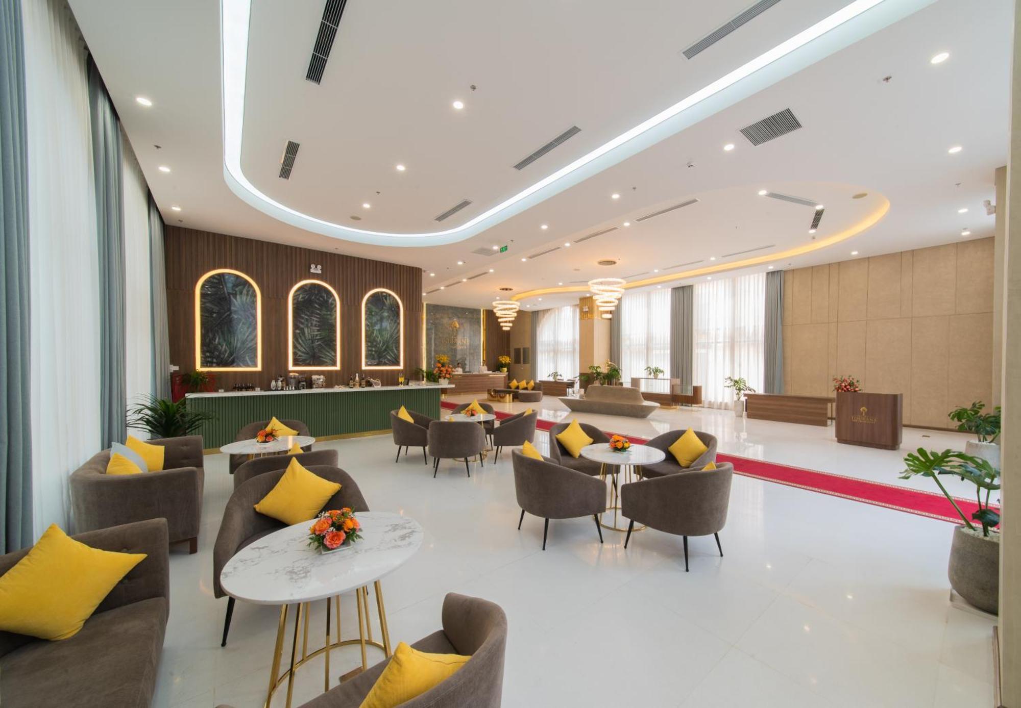 Grand Tourane Nha Trang Hotel Exteriör bild