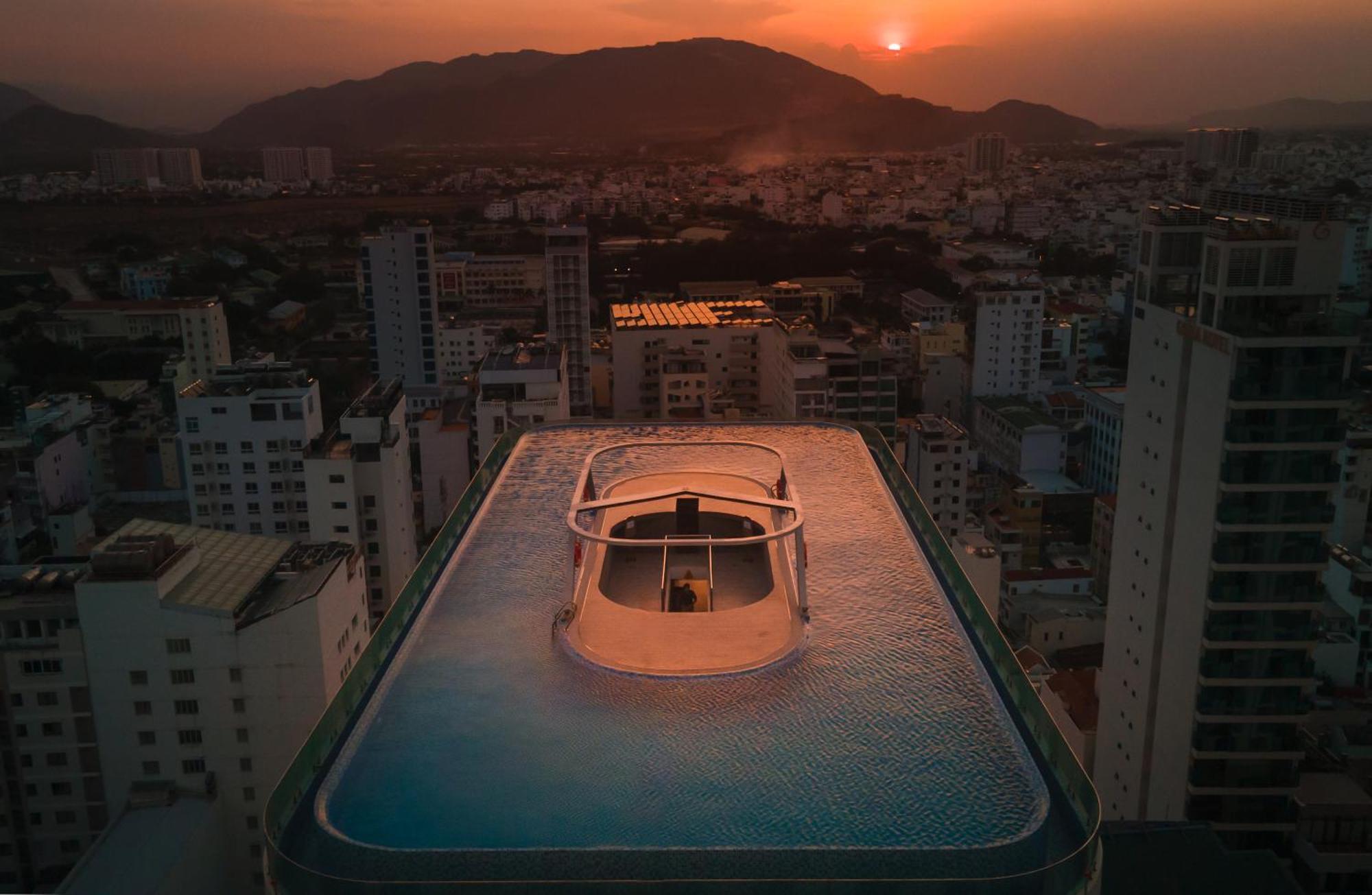 Grand Tourane Nha Trang Hotel Exteriör bild